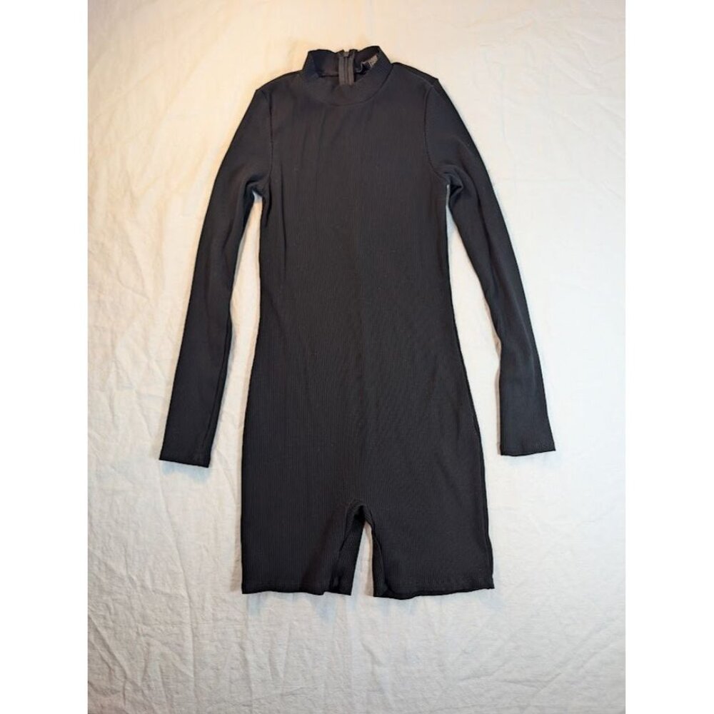 Forever 21 women's size medium bodycon long sleeve shorts body suit rayon S16